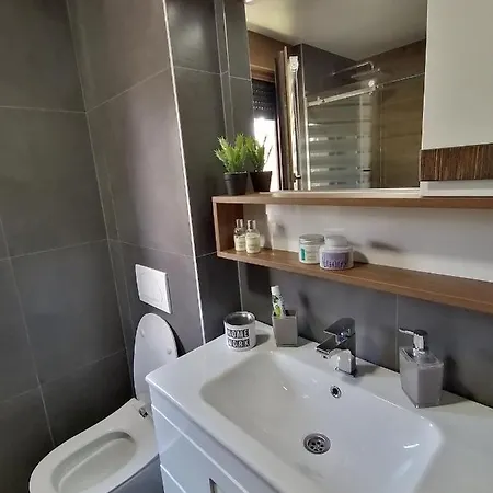 Aleks Apartman, Centar Lejlighed *